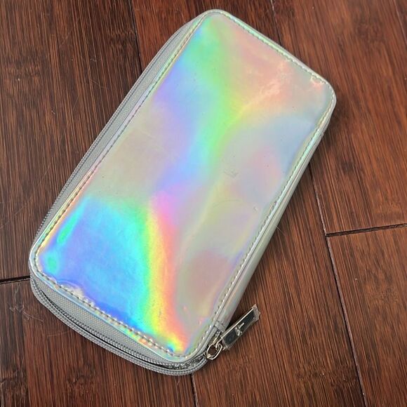 IT Cosmetics Small Brush/Makeup Holder -Cosmetics Pouch Silver Iriidescent Case - Picture 2 of 4